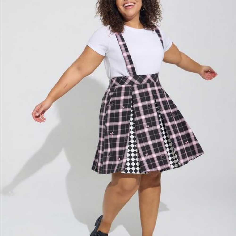 Torrid Minnie Mouse Disney Black and White Skater Skirt Knee-Length Pleated